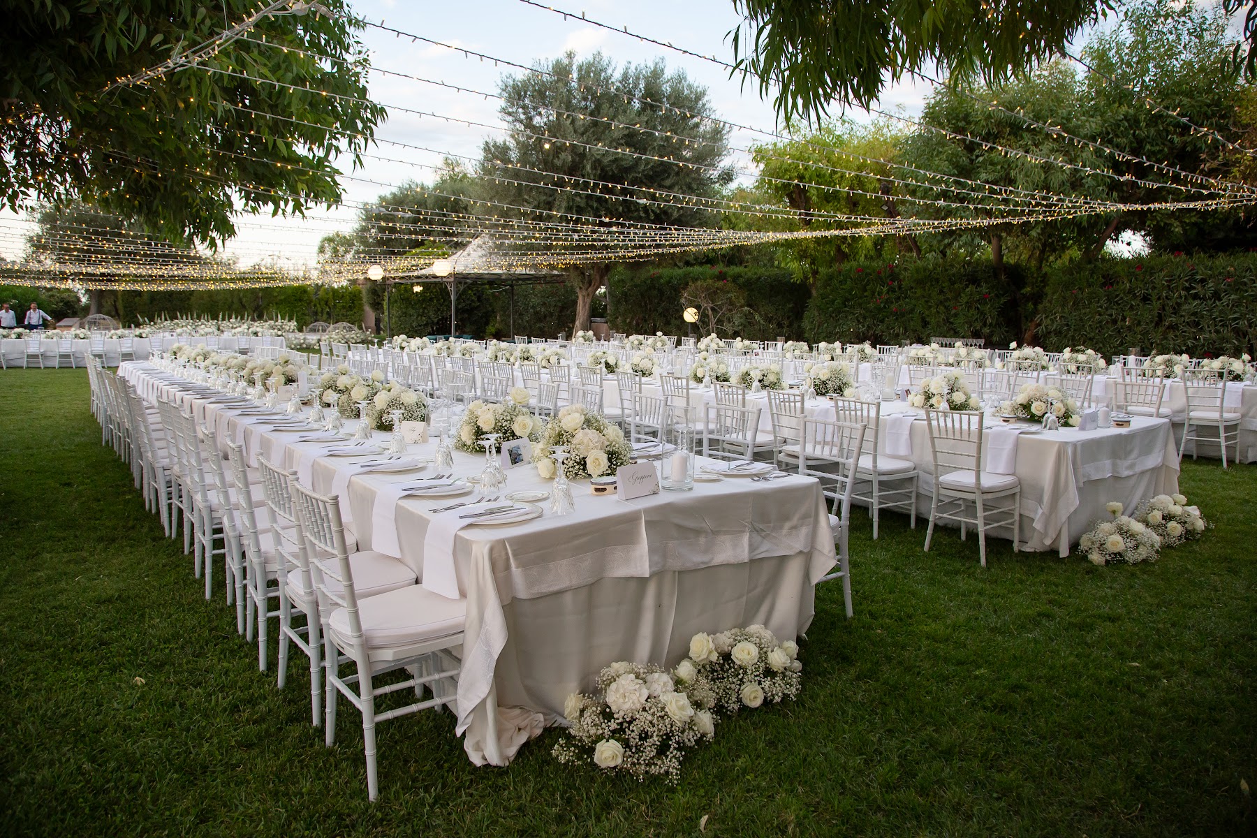 The long table realised for Biagio and Mena’s wedding